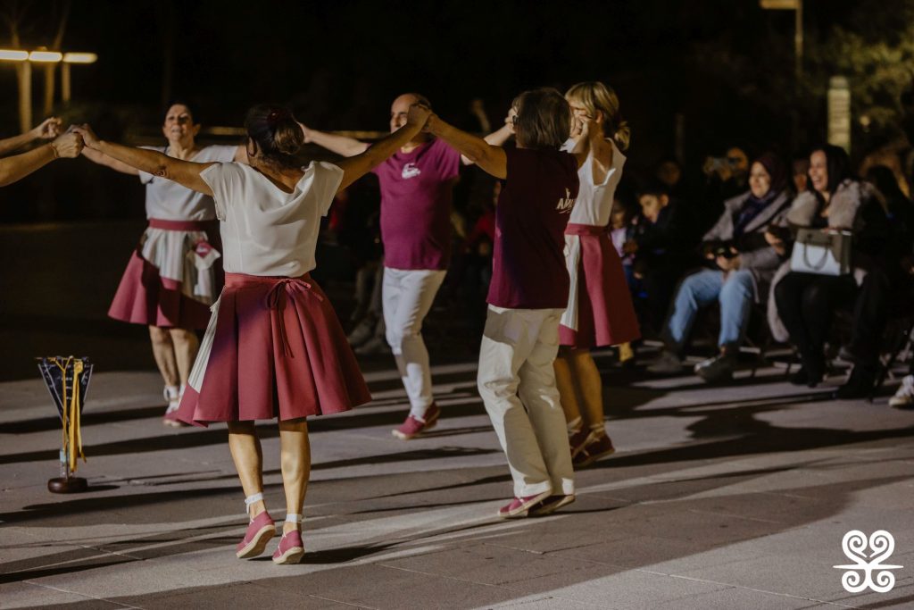 LOW_INSPIRA ARRELS_DRETS HUMANS_SARDANA_TXUS GARCIA_06_IMG24192